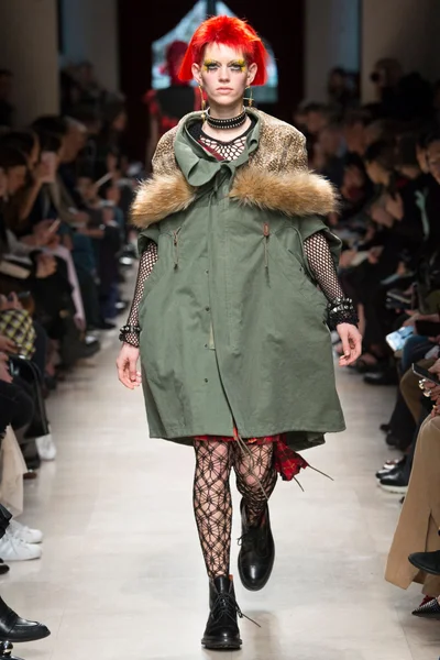 Look 37